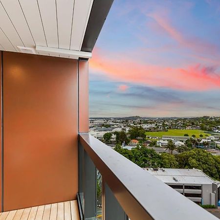 Stunning Ellerslie Apartment + Private Balcony Auckland Exterior photo