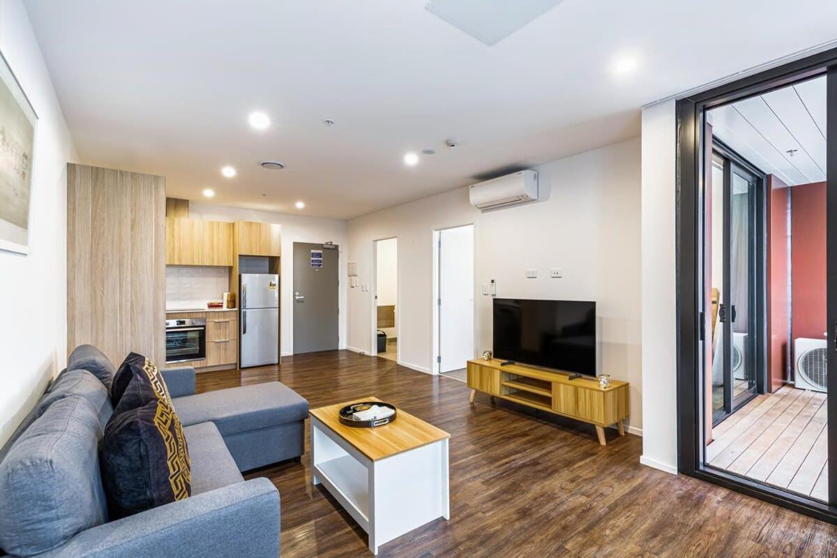 Stunning Ellerslie Apartment + Private Balcony Auckland Exterior photo
